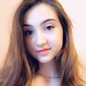 Meet your Posher, Arielle